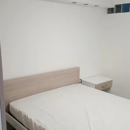 Bilocale Con Terrazzino Casa vacanze *