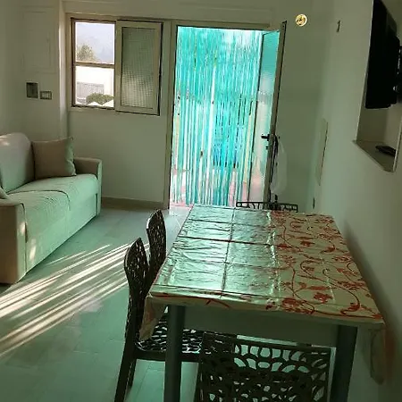 Bilocale Con Terrazzino *